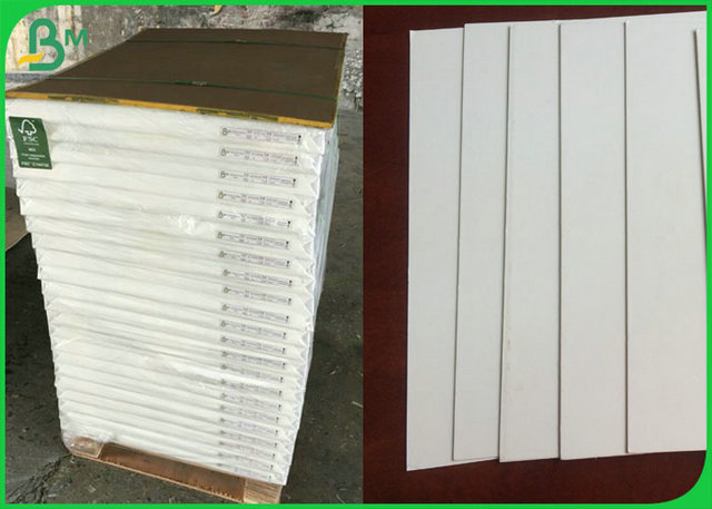 Cartulina el 1.5MM blanca brillante para el tablero de la pintura de la industria de la confección