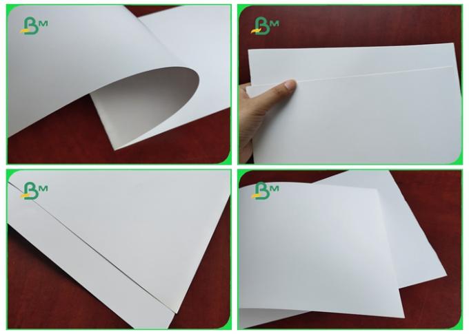 resplandor no- Matt blancura de seda del papel revestido de 120GSM 150GSM de la alta para las tarjetas de presentación