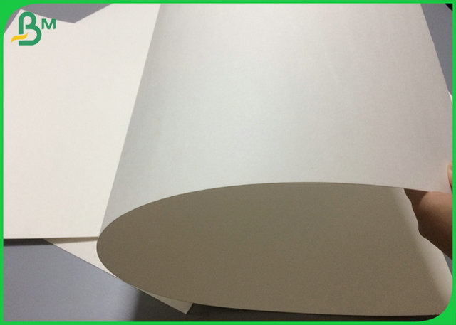 Tablero grueso blanco de papel de 555gsm Beermat para la fabricación de los prácticos de costa del café
