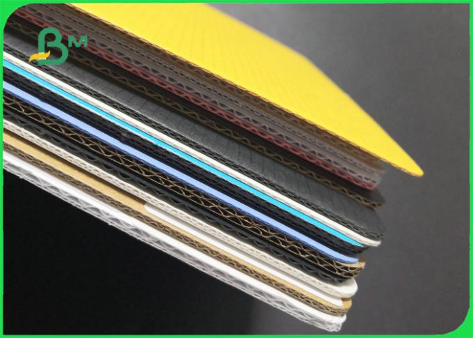 Color ligero de 3 capas de cartón corrugado para las cajas de empaquetado 50 * los 70cm
