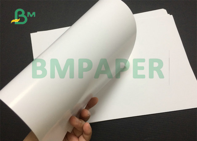 Papel de imprenta cubierto brillante del color blanco de A1 157gsm 200gsm para el catálogo de la compañía