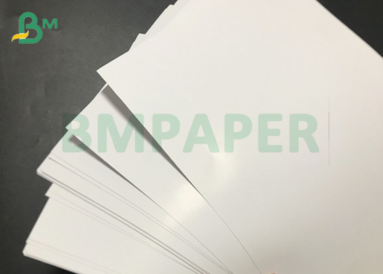 Alto chromo blanco Art Paper Board Reams 66 * los 96cm del lustre de 150grs 159grs C2S