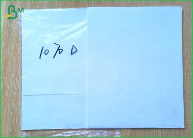 Material de desgarro 68g Hoja de papel de tela 1070d de color blanco para el sobre expreso