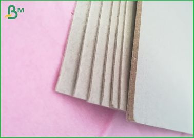 Cartulina dura gris triple laminada 1300gsm 1500gsm, superficie lisa del papel de tablero