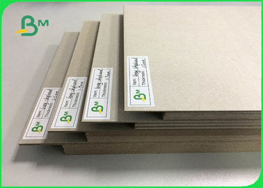 cartón gris laminado certificado FSC Gris del tablero de 0.5m m a de 3m m para los ficheros de la palanca del arco del tablero del atascamiento de libro