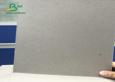 La pulpa reciclada papel medio acanalado echada a un lado doble sin recubrimiento laminó al tablero gris para la caja de embalaje