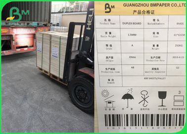 Tablero de doble revestido de color blanco 300GSM Superficie lisa para el embalaje de jabón