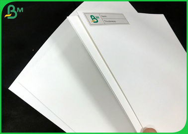 250 micrones de doble echaron a un lado el 100% revestido anti - papel sintético del rasgón para la impresión ULTRAVIOLETA