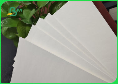 Hojas de papel absorbentes sin recubrimiento de la pulpa de madera del 100% para la tarjeta de la humedad lisa