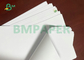 Rollo de papel sin recubrimiento de Woodfree del blanco de 50GSM 60GSM para los cojines de escritura páginas internas