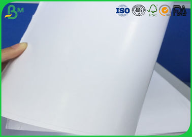 Papel de arte brillante del satén revestido 105gram 115gram para la impresión del calendario de escritorio