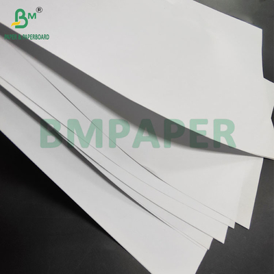 Papel de offset sin revestimiento de madera de 40 gramos de altura blanco para inserciones de libros 640 x 900 mm