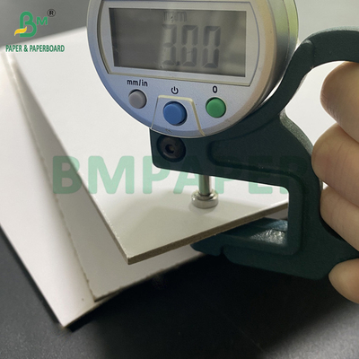 3 mm de doble cara de cartón de alquitrán blanco de espesor sólido 787 mm x 1092 mm