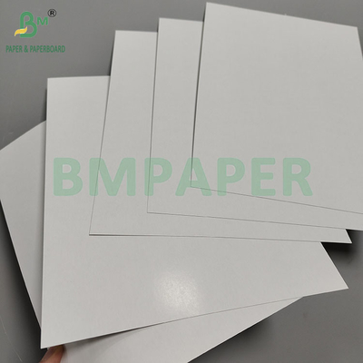 310gm 330gm Papel revestido con núcleo negro brillante Jugar a cartas de póquer de cartón