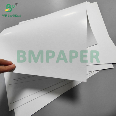 Papel de base negro de 290 gramos para cartas de juego de 8,5' x 11' resistente al plegado