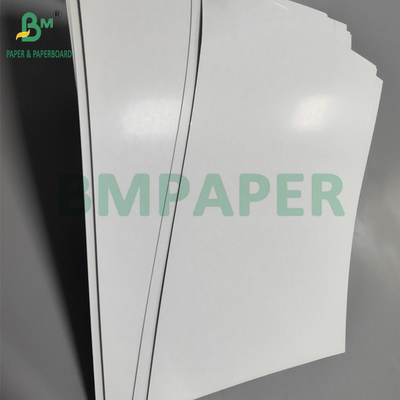 Papel de base negro de 290 gramos para cartas de juego de 8,5' x 11' resistente al plegado