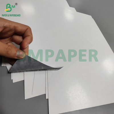 Papel de base negro de 290 gramos para cartas de juego de 8,5' x 11' resistente al plegado