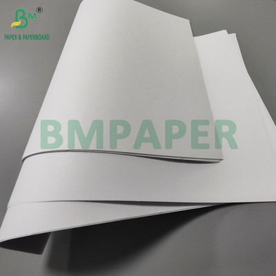 40# 60# Papel de libro sin revestimiento para la impresión escolar 34' x 22' Blanqueza alta