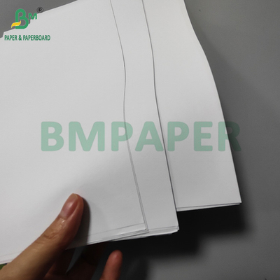 40# 60# Papel de libro sin revestimiento para la impresión escolar 34' x 22' Blanqueza alta