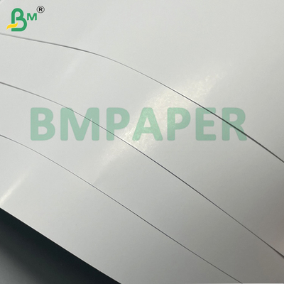 150 g 157 g Superficie brillante Blanco alto de una sola cara Revestido Papel de arte liso C1S Para embalajes de lujo