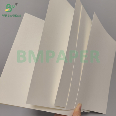 60gm 80gm Material de alta fibra Ultra alta tensión Papel Kraft blanco para el embalaje