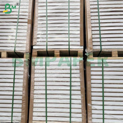 Hojas de papel kraft a rayas de alta resistencia de 50 g/m² para embalaje