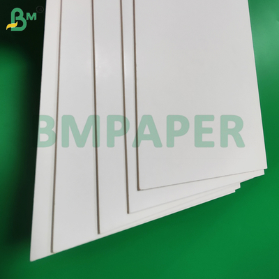 Tabla de papel de exhibición hecha de pasta de madera blanca de 3 mm para señalización colgante 1220 x 2440 mm