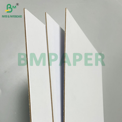 2 mm 2,5 mm de cartón blanco de pulpa de madera de alta rigidez para tableros de visualización de POS en interiores