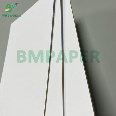 2 mm 2,5 mm de cartón blanco de pulpa de madera de alta rigidez para tableros de visualización de POS en interiores