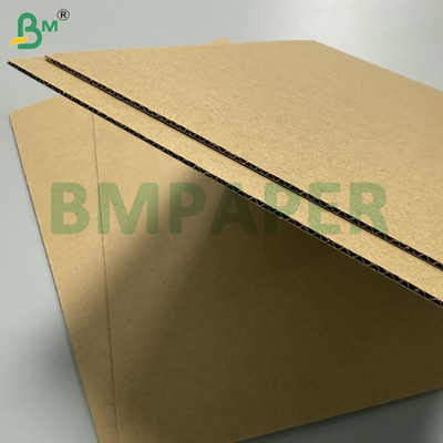 Tarjetas onduladas de flauta electrónica de color marrón de tres capas para hacer cartones de embalaje, sin recubrimiento 140/100/140gm