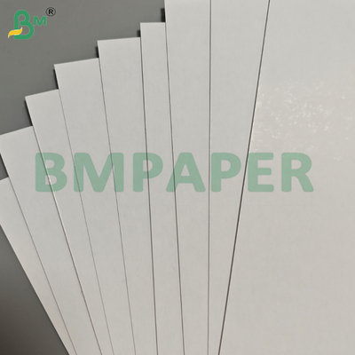 330gm Hojas de papel de cartas de juego con núcleo negro brillante de doble lado