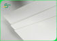 el tablero de tarjeta blanco del color 1.5m m del alto del grueso de 1m m 1.2m m lado del doble para los arranques dibuja