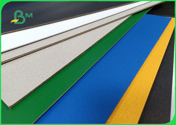 2.0m m FSC reciclan el cartón colorido del barniz brillante de la pulpa para la caja de regalo