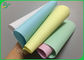 3 porciones de NCR de papel de imprenta sin carbono con color verde rosado azul claro