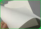 Papel sintético brillante de la prenda impermeable el 100μm PP para hacer la etiqueta 570 x 270m m de la joyería