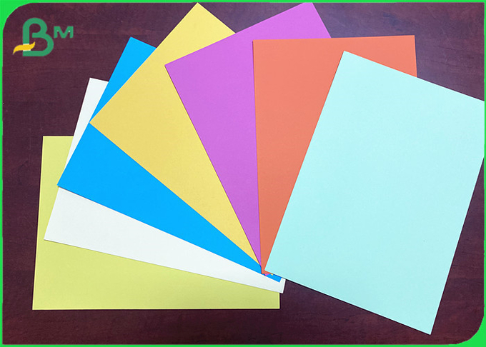 El tamaño 180gsm de A3 A4 coloreó Kraft de papel de tarjetas Bristol Card Board Sheets