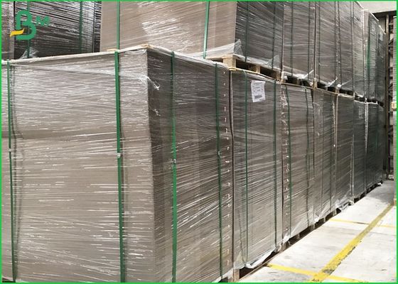 prenda impermeable FSC de las hojas 1250gsm del conglomerado de 3m m 4m m Thicknessgrey aprobada