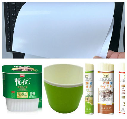 Anchura 100% del papel 910m m 1000m m de la capa de la pulpa 70gsm C1s Chrome de la Virgen