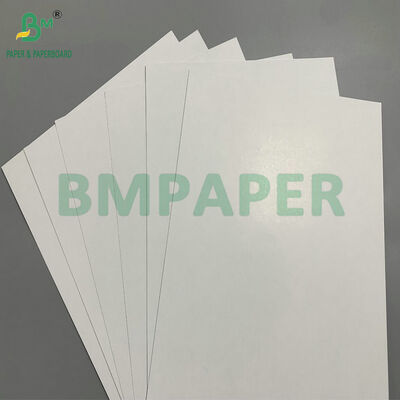 Cartulina de juego de alta opacidad de 310 g/m² con núcleo azul premium para naipes