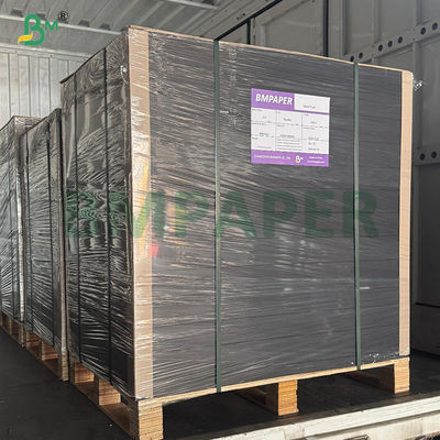 120 gramos  Hoja de papel negro de textura lisa y alta rigidez