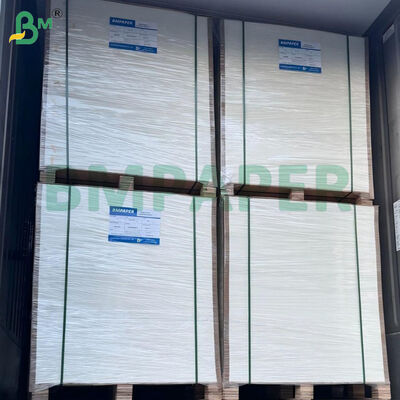 390 gramos de cartón blanco de 455 mm x 650 mm de cartón plegable sin recubrimiento (Uc2)