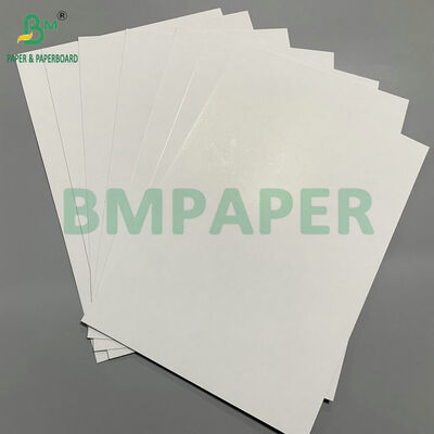 Cartulina de juego de alta opacidad de 310 g/m² con núcleo azul premium para naipes