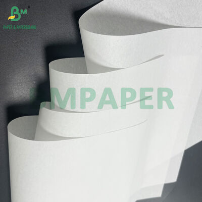 40GSM Rulos de papel blanco sin recubrimiento 840MM para el embalaje de calzado y textiles