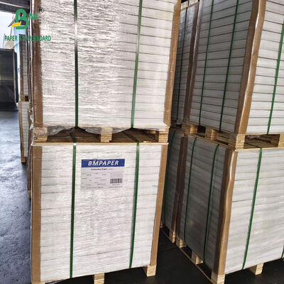 Imagen en negro de 650 mm x 920 mm