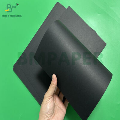 Papel negro sólido sin recubrimiento de 300 gm 350 gm para el embalaje 70 x 100 cm