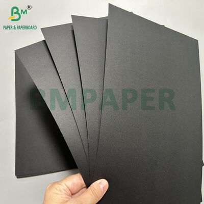 Papel Kraft negro puro de 80 gm 90 gm 100 gm para bolsas de compras 70 x 100 cm