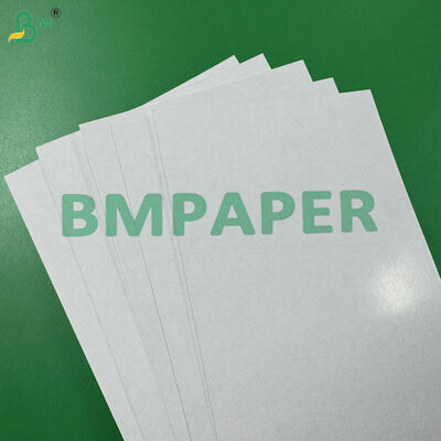 300-320gm Papel de cartón de alta rigidez recubierto de doble cara y núcleo negro