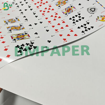 Papel de cartulina para naipes con acabado de lino de 310 g/m² 642 x 452 mm Núcleo negro duradero