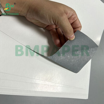 Papel de núcleo negro de alta blancura de 330 gramos para naipes de alta gama 71 x 95 cm