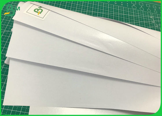 Material de revestimiento polivinílico anti - riegue el bocadillo que envuelve el papel de GC1 Kraft 120 gramos